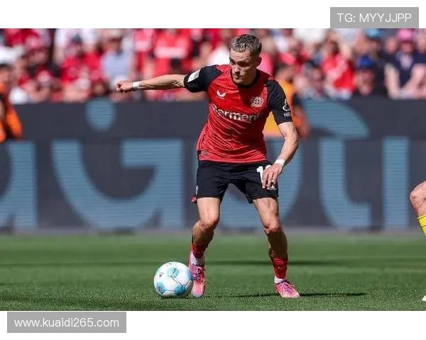 维尔茨抵达利物浦完成首阶段体检 转会进入关键阶段(3) 维尔茨抵达利物浦完成首阶段体检 转会进入关键阶段(3)